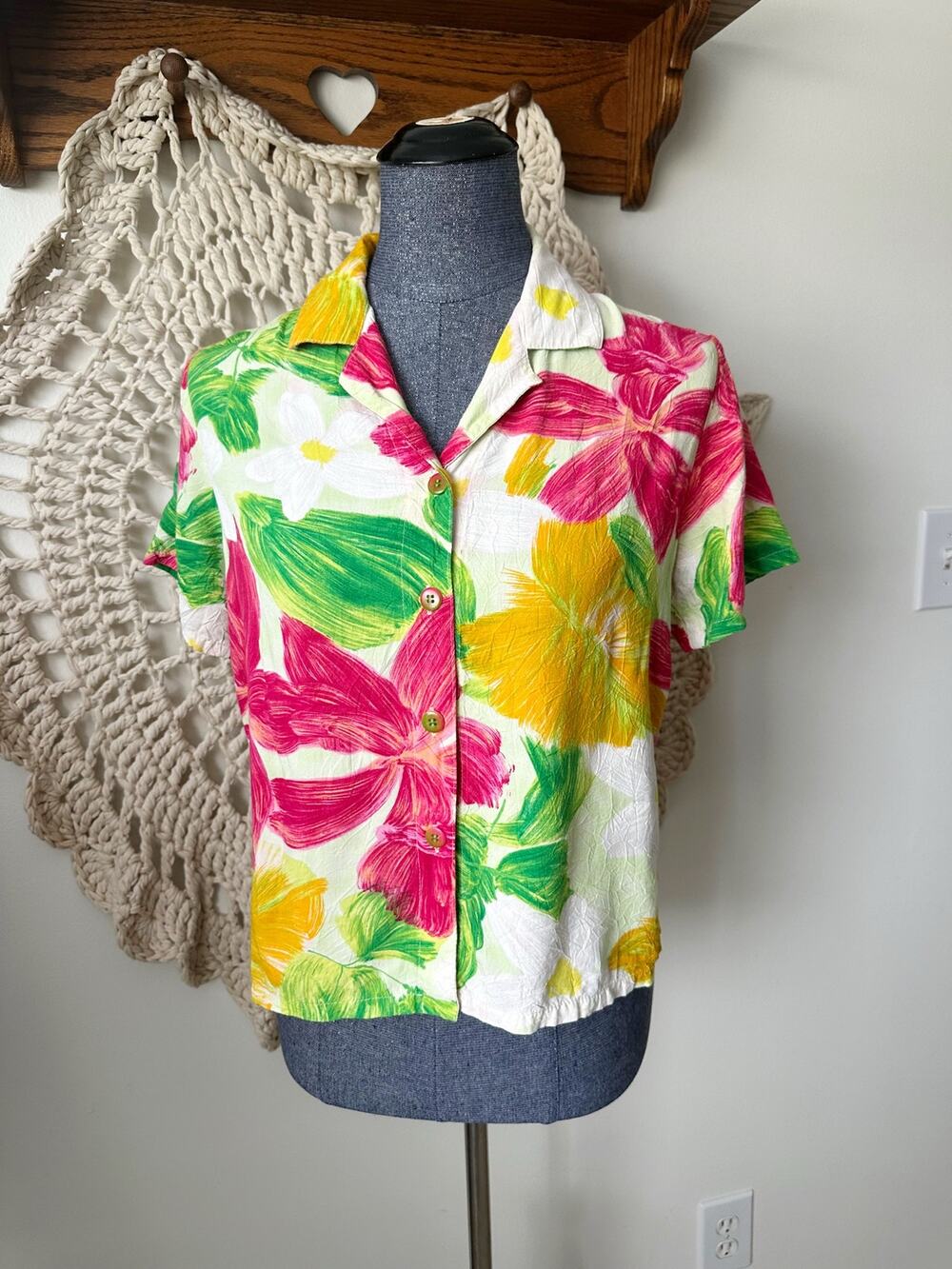 Jams World Orchadia Vintage 1990s Hawaiian Floral Button Up Top Small